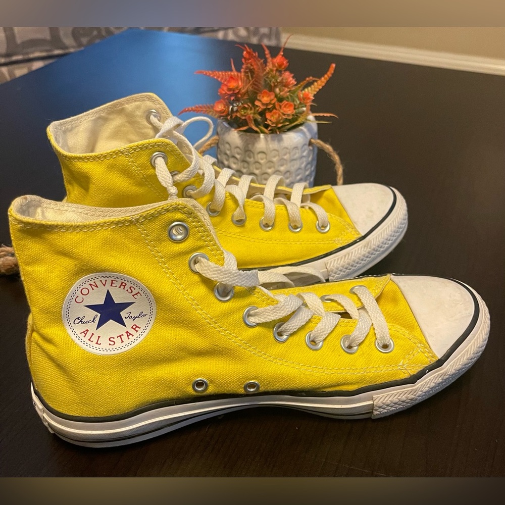 Converse high top size 9